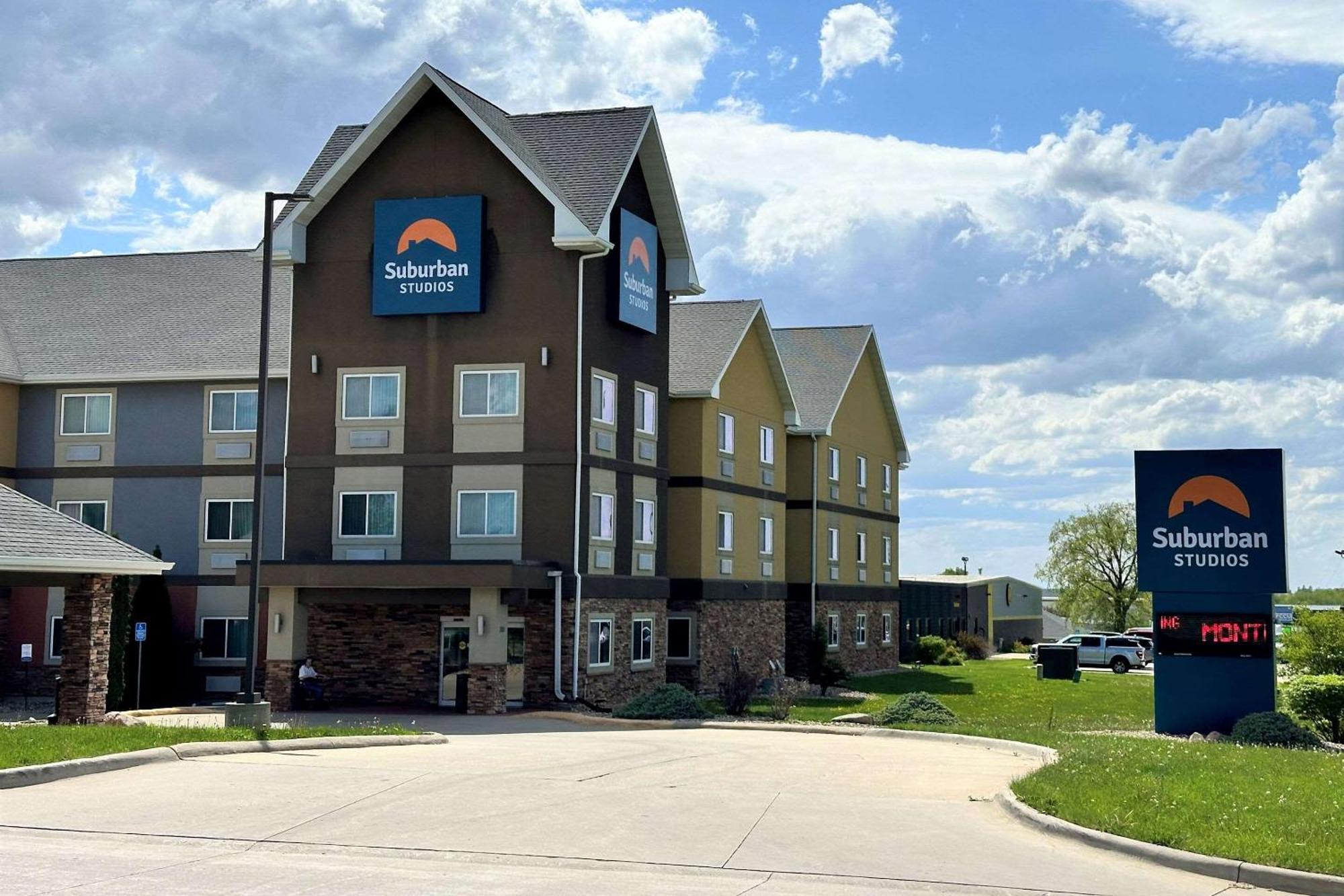 Suburban Studios Cedar Falls Exterior foto