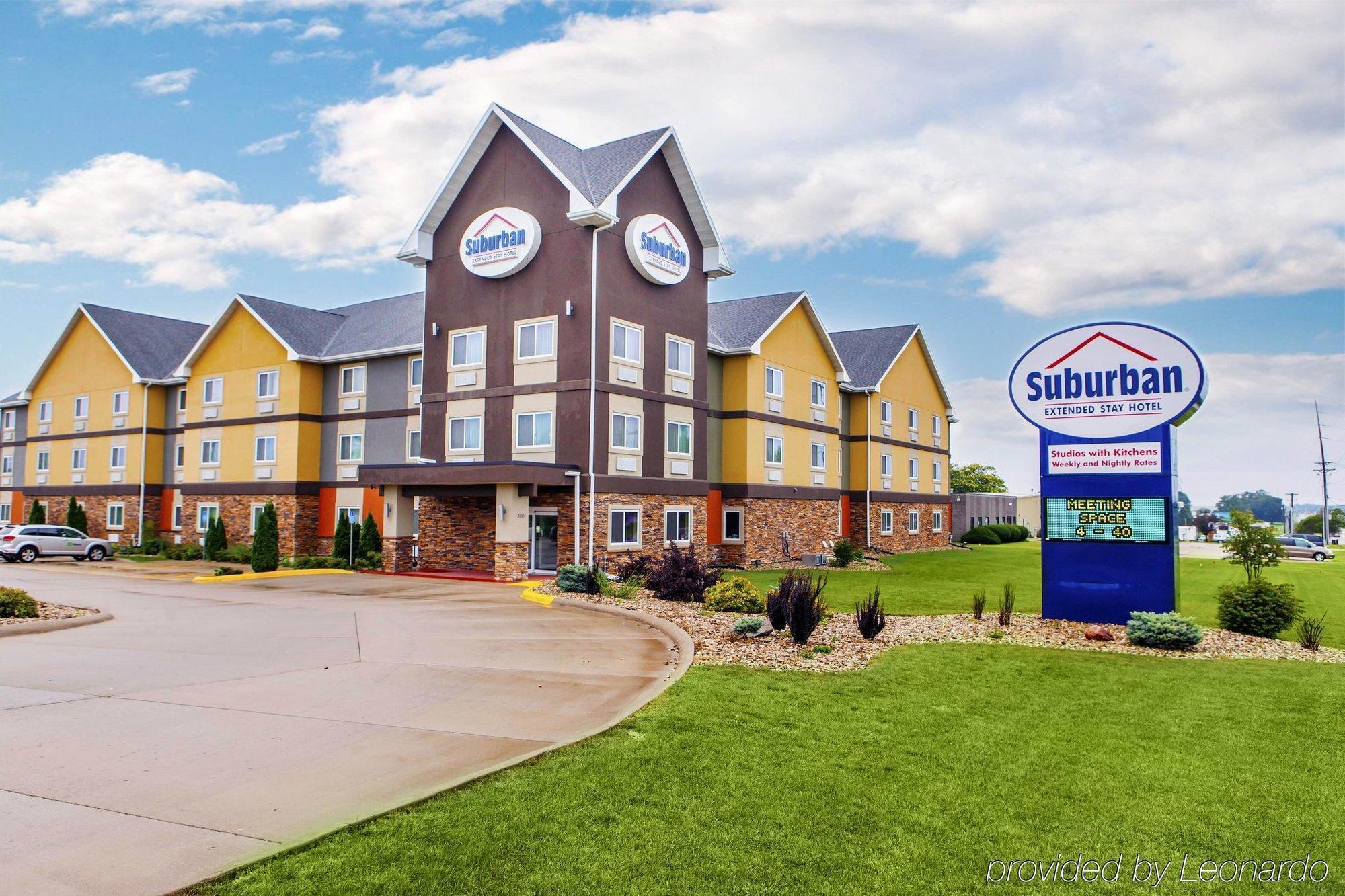 Suburban Studios Cedar Falls Exterior foto